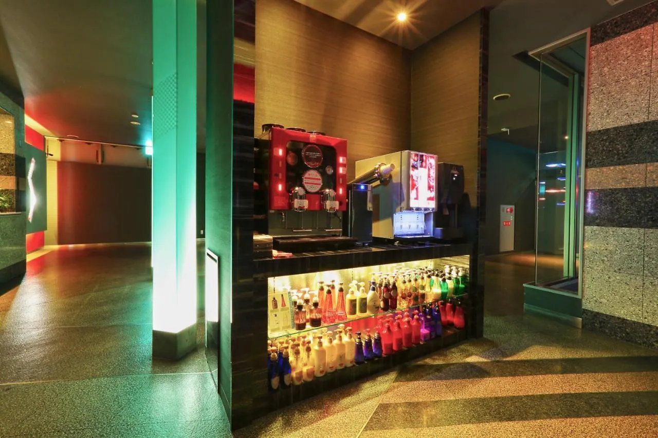 מלון אהבה Hotel Le Rouge (Adults Only)